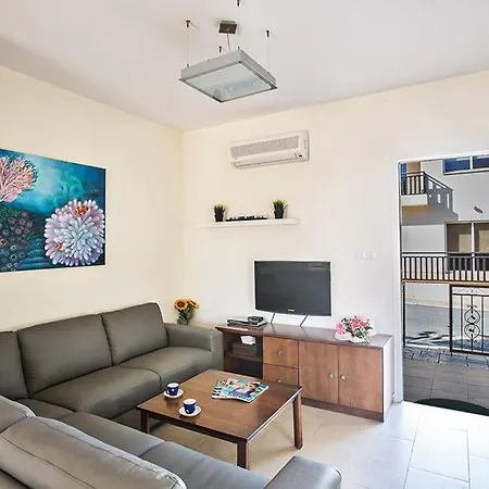 Oforo Sunshine - Modern 4 Bedroom Central Pernera - Short Walk To Pernera Beach * Protaras