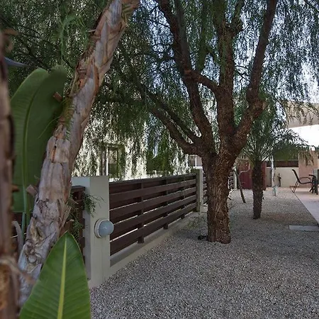 Oforo Sunshine - Modern 4 Bedroom Central Pernera - Short Walk To Pernera Beach *