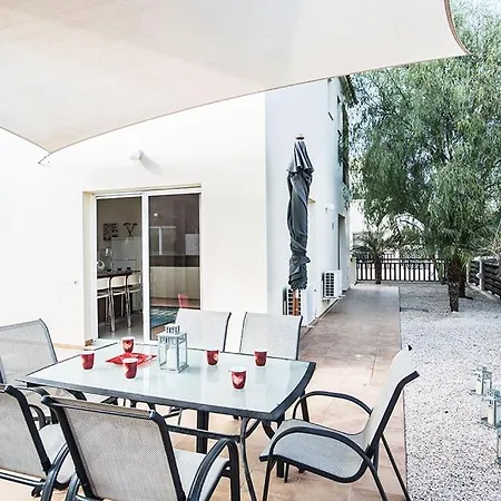 Villa Oforo Sunshine - Modern 4 Bedroom Central Pernera - Short Walk To Pernera Beach *