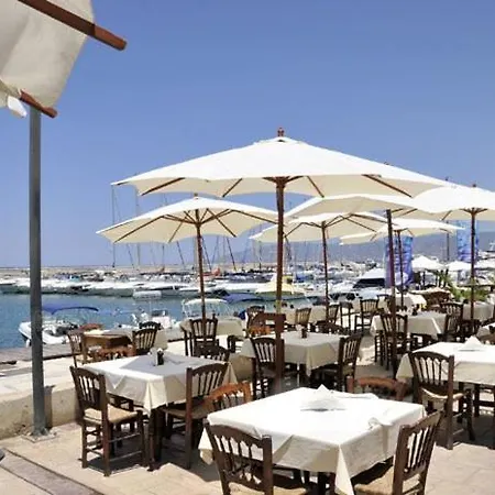 Villa Oforo Sunshine - Modern 4 Bedroom Central Pernera - Short Walk To Pernera Beach *