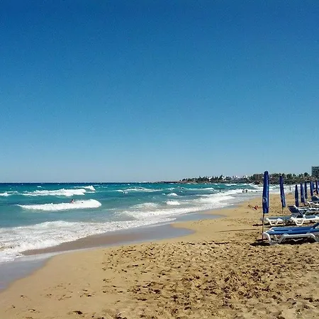 Oforo Sunshine - Modern 4 Bedroom Central Pernera - Short Walk To Pernera Beach Protaras
